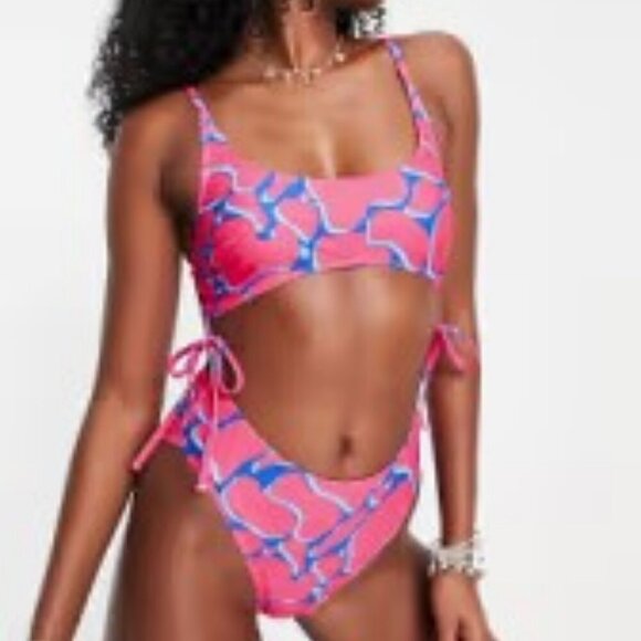 Luxe Palm by Asos Swimsuit/kini with Cut Out in Hot Pink & Blues Print NWT Sz 6 - Picture 6 of 6